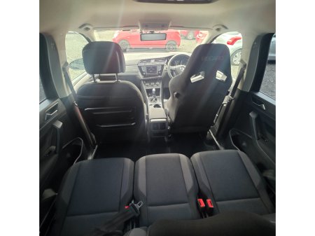 2016 Volkswagen Touran 1.2 TSI 110HP Trendline €15,950 thumbnail