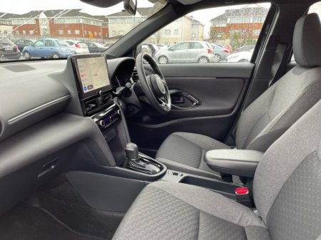 2025 Toyota Yaris Cross - thumbnail 7