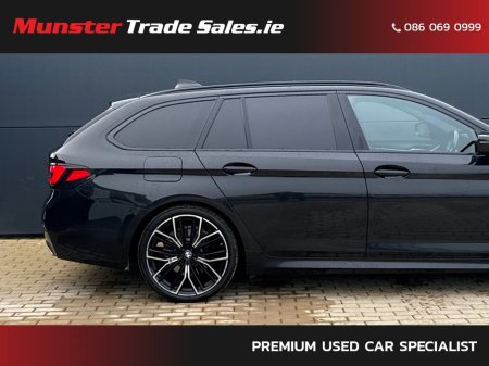 2022 BMW 5 Series - view 3