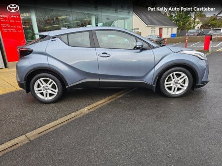 2023 Toyota C-HR C-HR HYBRID LUNA €29,900 thumbnail