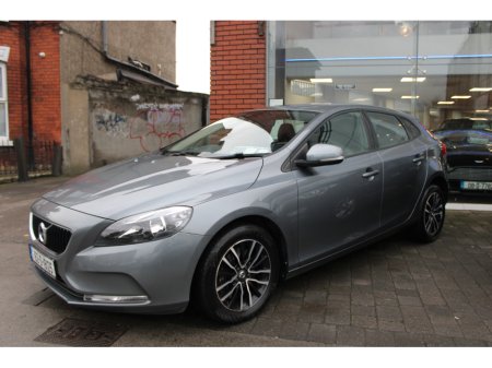 2016 Volvo V40 D2 MOMENTUM ED GT 5DR AUTOMATIC €13,300 thumbnail