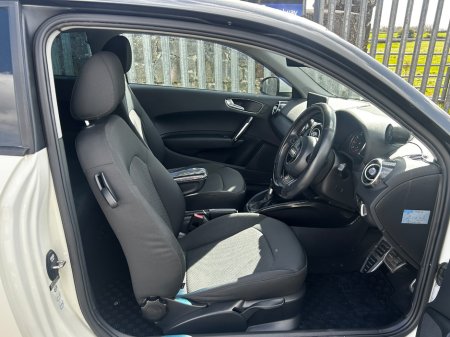 2013 Audi A1 - thumbnail 12