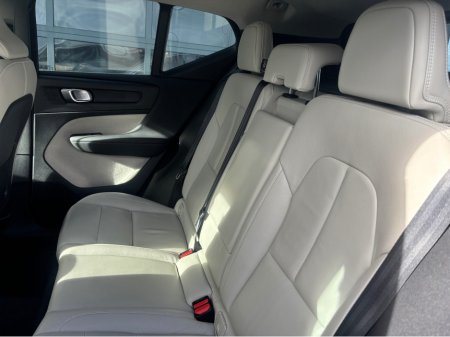 2021 Volvo XC40 T5 PHEV INSCRIPTION 5DR A AUTO thumbnail
