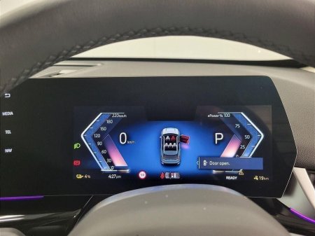 2025 BMW iX1 - thumbnail 9