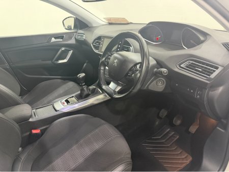 2021 Peugeot 308 - thumbnail 10