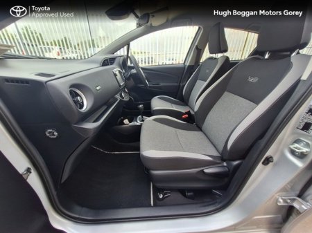 2020 Toyota Yaris - thumbnail 7