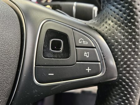 2016 Mercedes-Benz E Class E 200 D AVANTGARDE A/T thumbnail