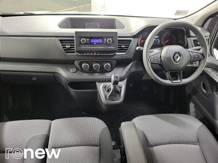 2023 Renault Trafic Passenger 