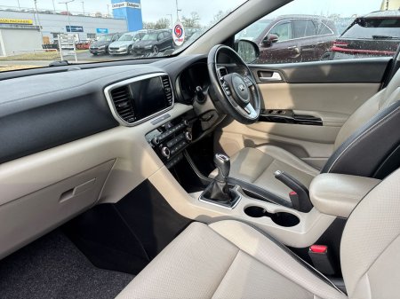 2021 Kia Sportage - thumbnail 2