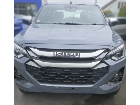 2025 Isuzu D-MAX LS model