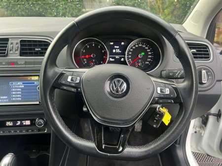 2016 Volkswagen Polo HIGHLINE 1.2 TSI AUTO // FULL SERVICE HISTORY // LEATHER/ALCANTARA HEATED SEATS // REVERSE CAMERA €13,900 thumbnail