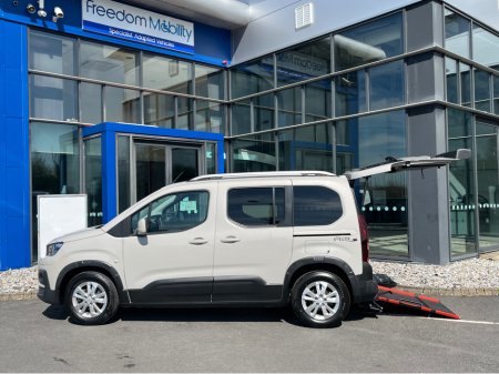 2022 Peugeot Rifter Wheelchair Accessible SWB Manual €22,995 thumbnail