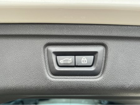 2021 BMW 3 Series - thumbnail 9