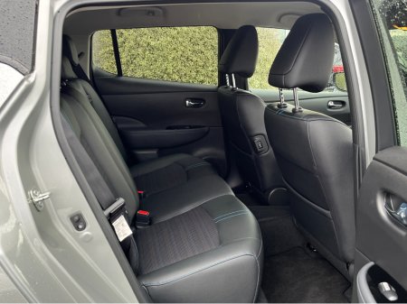 2020 Nissan Leaf N-CONNECTA EV //LOW MILES//HIGH SPEC//HEATED FRONT AND REAR SEATS//360 PARKING CAMERAS//KEYLESS ENTRY//ADAPTIVE CRUISE CONTROL// €13,950 thumbnail