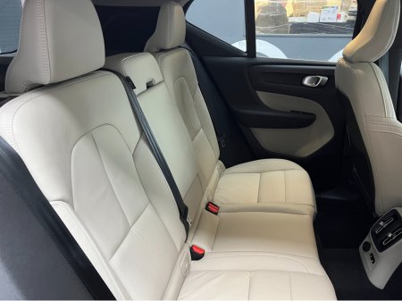 2022 Volvo XC40 2022 VOLVO XC40 RECHARGE PLUG-IN HYBRID T5 INS 1.5 AUTOMATIC / CRUISE CONTROL / 360° PARKING CAMERA / ELECTRIC MEMORY HEATED FRONT & REAR SEATS / PANORAMIC SUNROOF €36,950 thumbnail