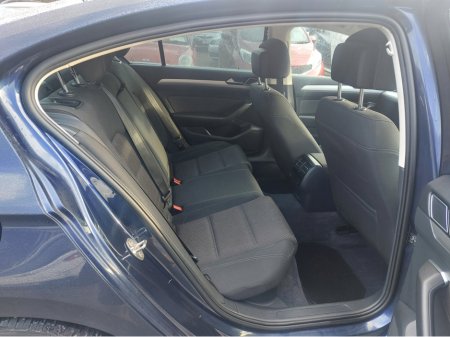 2015 Volkswagen Passat 1.6 TDI SE BLUEMOTION 120PS 4DR €12,000