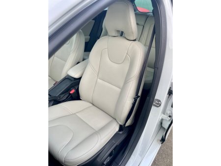 2017 Volvo V40 - thumbnail 20