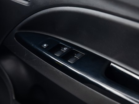 2018 Mitsubishi Space Star - thumbnail 18