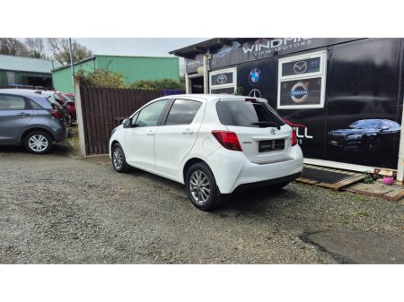 2016 Toyota Vitz - thumbnail 8