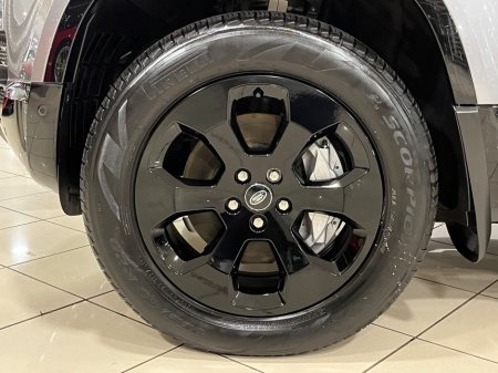 2023 Land Rover Defender - thumbnail 14