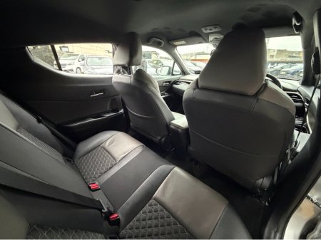 2023 Toyota C-HR HYBRID..Keyless Entry..Apple CarPlay €22,750 thumbnail