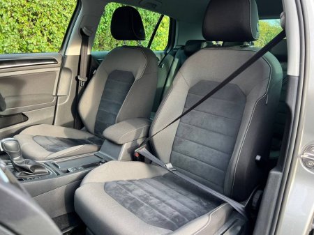 2016 Volkswagen Golf HIGHLINE 1.4 TSI AUTO // VERY LOW MILEAGE // DIAMOND CUT ALLOYS // APPLE CARPLAY/ANDROID AUTO €17,900 thumbnail