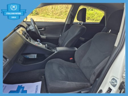 2015 Toyota Prius - thumbnail 15