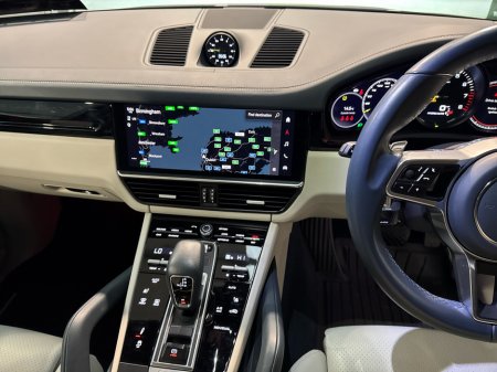 2022 Porsche Cayenne - thumbnail 19