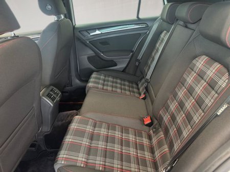 2017 Volkswagen Golf - thumbnail 16