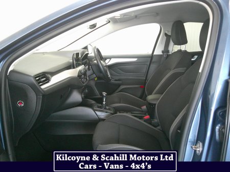 2019 Ford Focus - thumbnail 12