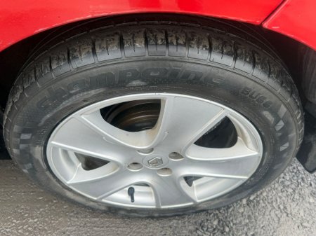 2016 Renault Clio - thumbnail 9