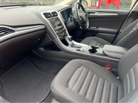 2017 Ford Mondeo 2.0 TDCI ZETEC ECO S/S 150PS 5DR thumbnail