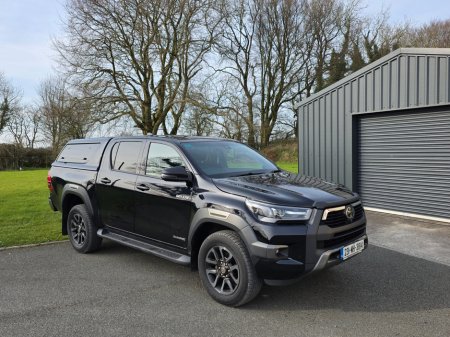 2023 Toyota Hilux - thumbnail 1