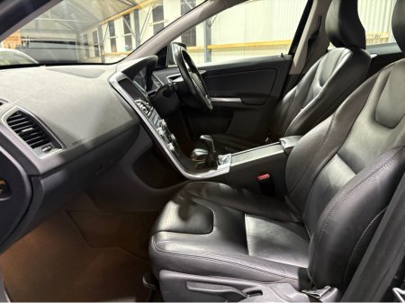 2017 Volvo XC60 SE NAV D4 2.0 TD B4 R-DESIGN MHEV 197BHP €15,950 thumbnail