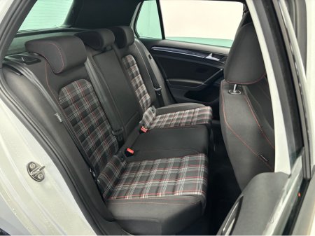 2016 Volkswagen Golf VOLKSWAGEN GOLF GTI DSG 220BHP*DCC & ACC*KEYLESS ENTRY & START*FINANCE AVAILABLE TRADE INS WELCOME* €21,950 thumbnail