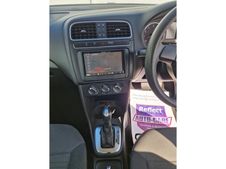 2011 Volkswagen Polo - thumbnail 17