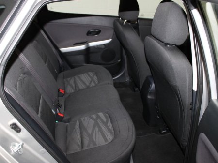 2016 Kia Ceed - thumbnail 14