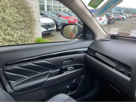 2019 Mitsubishi Outlander G 4WD AUTOMATIC 2.4 PETROL PLUG IN HYBRID //HIGH SPEC//HALF LEATHER SEATS//HEATED SEATS AND STEERING WHEEL//REVERSE CAMERA//KEYLESS ENTRY// €22,950 thumbnail