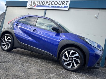 2023 Toyota Aygo X 1.0 DESIGN 4DR €16,950 thumbnail