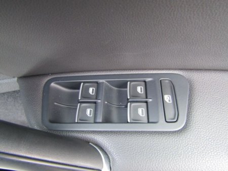 2015 Volkswagen Golf GOLF R ESTATE AWD 5DR Auto €21,950 thumbnail