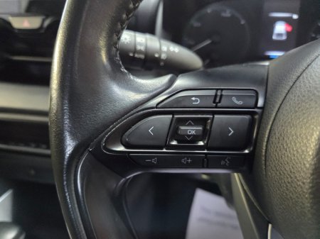 2022 Toyota Yaris - thumbnail 18