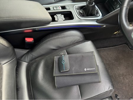 2020 Renault Megane ONE OWNER LOW MILEAGE SIGNATURE MODEL €14,950 thumbnail