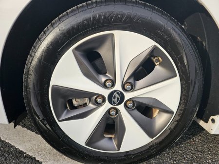 2018 Hyundai Ioniq FULL E V, 200 KM RANGE, FULL DEALER HISTORY, NEW NCT, FINANCE, WARRANTY, 5 STAR REVIEWS €9,995 thumbnail