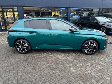 2026 Peugeot 308 1.2 MHEV 145BHP e-DCS6 Allure €35,100