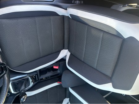 2019 Volkswagen T-Roc SPORT 2.0 TDI with pan roof €20,995 thumbnail