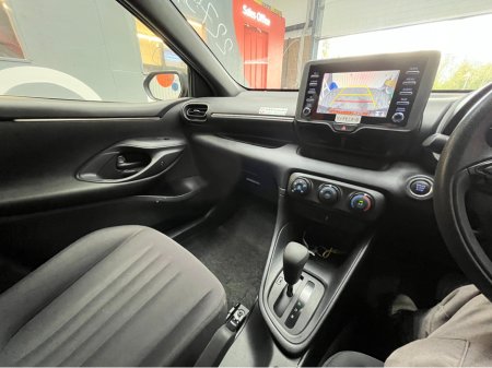 2020 Toyota Yaris - thumbnail 13