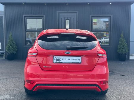 2017 Ford Focus - thumbnail 19