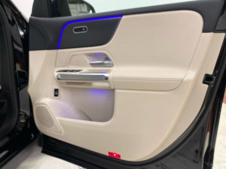 2025 Mercedes-Benz GLB - thumbnail 18