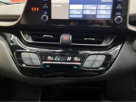 2020 Toyota C-HR €22950! 2020 TOYOTA C-HR G 1.8 AUTOMATIC / REVERSE CAMERA / CRUISE CONTROL €22,950 thumbnail