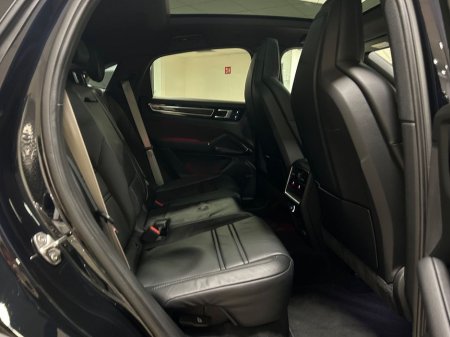 2023 Porsche Cayenne - thumbnail 27